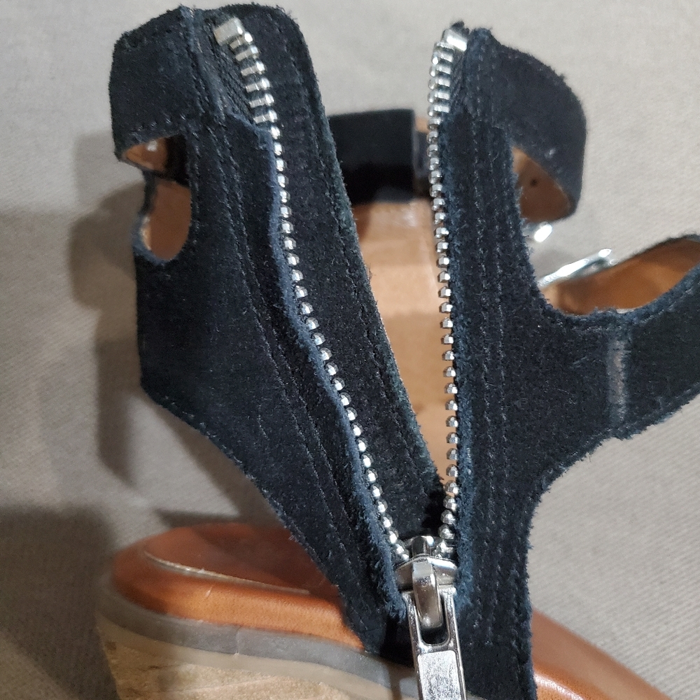 Yellow Box Black Suede Ankle Strap Chunky Heels Size 8.5 - Picture 5 of 9